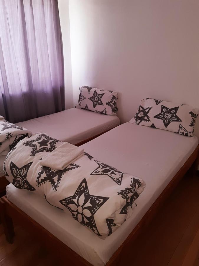 Back2Roots Backpackers Albergue Windhoek Exterior foto